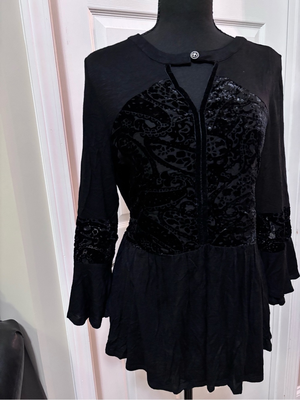 Hannah Womens Romantic Whimsigoth Black Top with Velvet Burnout Detail - Picture 4 of 9